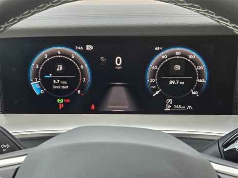 New 2025 Volkswagen Tiguan SE image 13