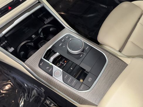 Used 2025 BMW 330i Sedan w/ Convenience Package image 27