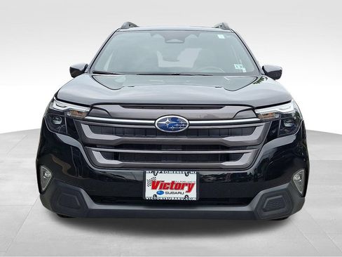 Used 2026 Subaru Forester Premium AWD/4WD image 2