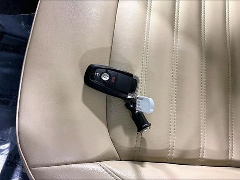 Used 2024 Ford Edge SEL image 31