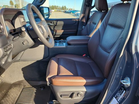 Certified 2025 Toyota Land Cruiser Base image 15