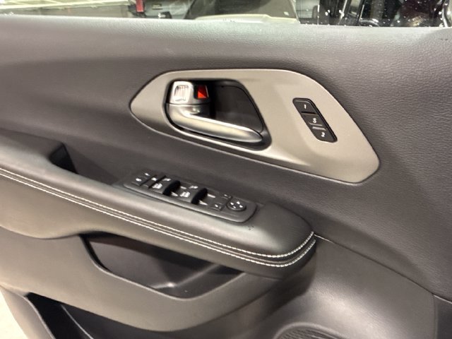 New 2027 Chrysler Pacifica Select w/ Family Tech Group AWD/4WD image 14
