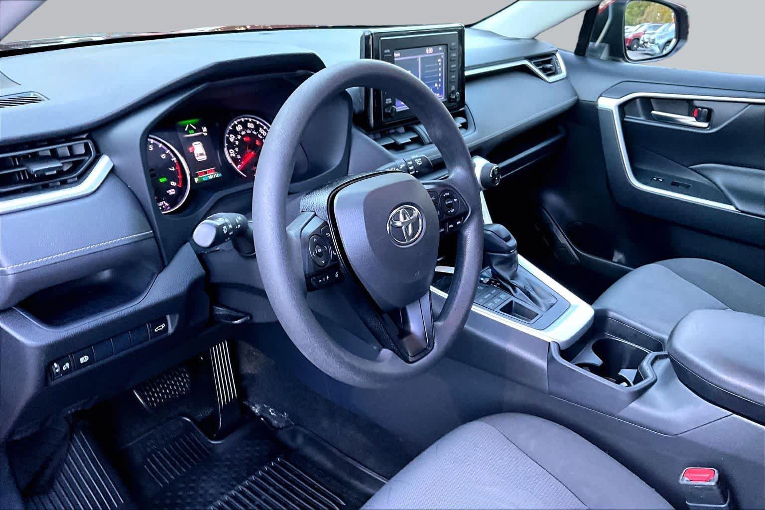 Certified 2019 Toyota RAV4 XLE AWD/4WD image 17