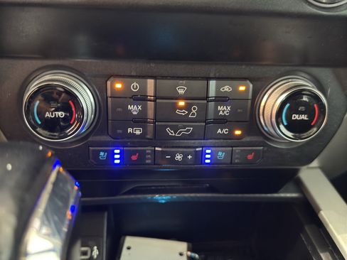 Used 2020 Ford F150 Lariat w/ Equipment Group 502A Luxury AWD/4WD image 28