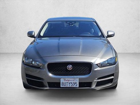 Used 2018 Jaguar XE Premium AWD/4WD image 2