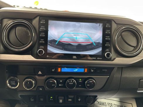 Used 2022 Toyota Tacoma TRD Off-Road image 31
