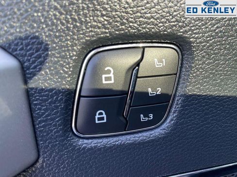 Used 2022 Ford F350 Lariat w/ Tremor Off-Road Package image 28