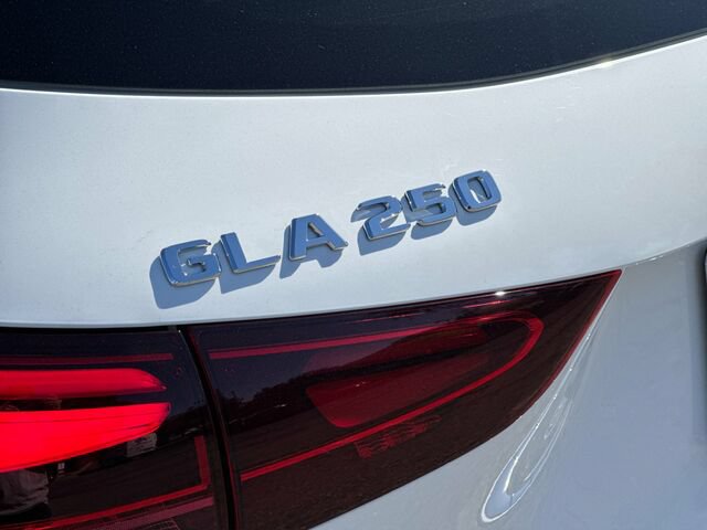 Certified 2026 Mercedes-Benz GLA 250 4MATIC image 34