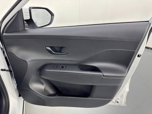 Used 2025 Hyundai Kona SEL image 43