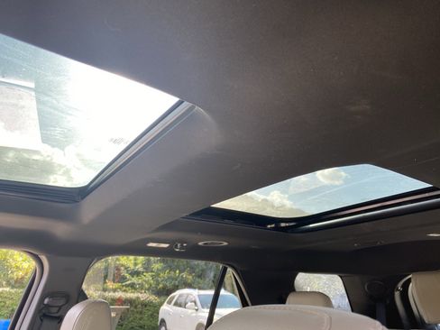 Used 2018 Ford Explorer Limited image 11