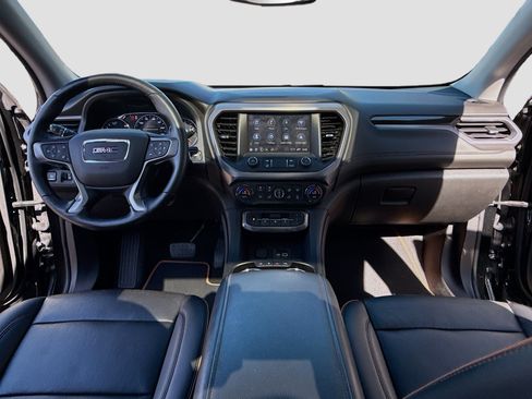 Used 2022 GMC Acadia AT4 w/ Technology Package AWD/4WD image 3