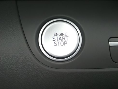 Used 2024 Hyundai Elantra SEL image 14