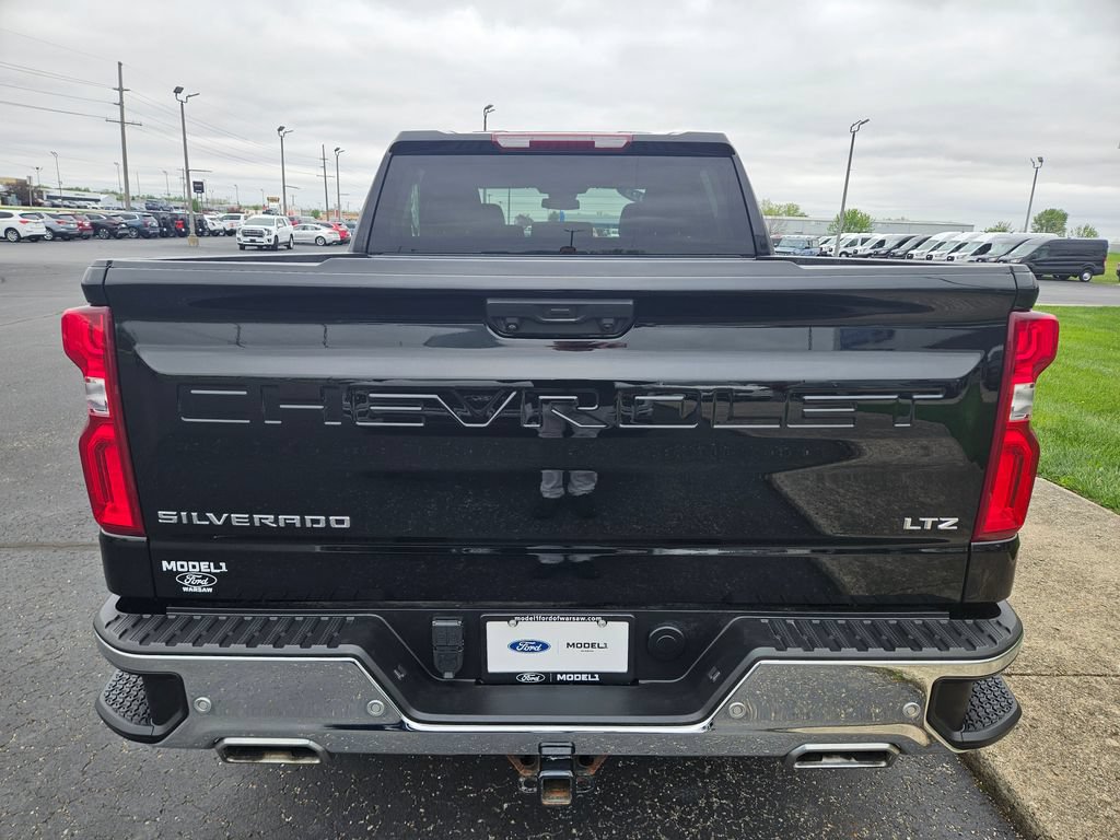 Used 2022 Chevrolet Silverado 1500 LTZ w/ Z71 Off-Road Package AWD/4WD image 7