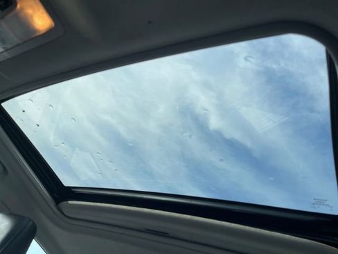 Used 2016 Toyota Camry SE image 25