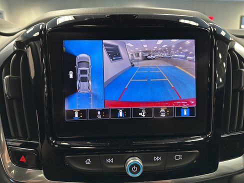 Certified 2023 Chevrolet Traverse RS image 35