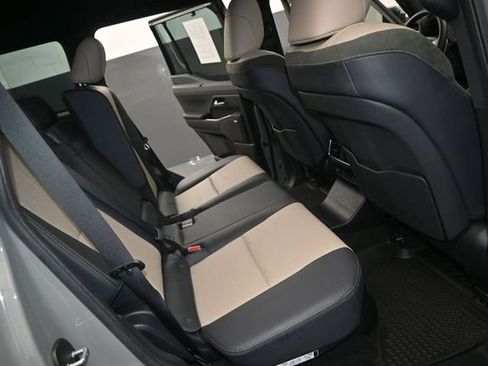 Used 2024 Lexus GX 550 AWD/4WD image 17