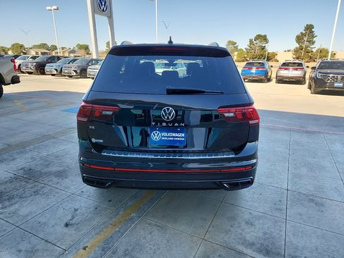 Used 2022 Volkswagen Tiguan SE R-Line image 6