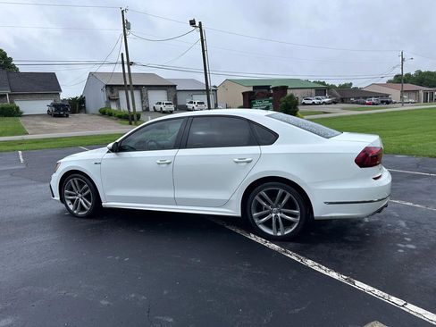 Used 2018 Volkswagen Passat 2.0T R-Line FWD image 5