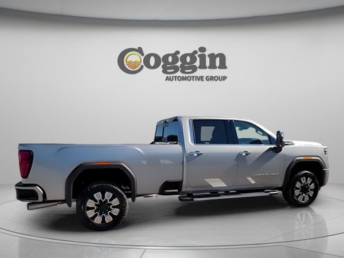 New 2026 GMC Sierra 3500 Denali w/ Technology Package image 15