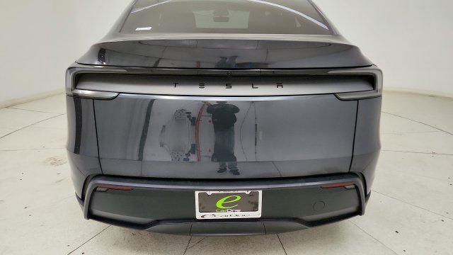 Used 2026 Tesla Model Y Long Range RWD image 29