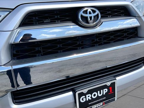Used 2017 Toyota 4Runner Limited AWD/4WD image 29