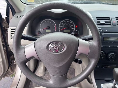 Used 2010 Toyota Corolla LE image 13