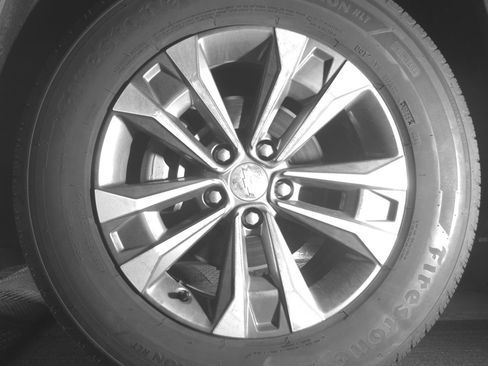 Used 2025 Chevrolet Equinox LT image 12