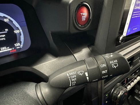 Used 2025 Toyota 4Runner TRD Off-Road image 22