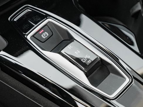 Certified 2025 Audi Q5 Premium w/ Convenience Package image 11