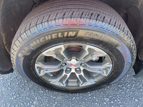 Used 2025 GMC Sierra 1500 SLT RWD image 6