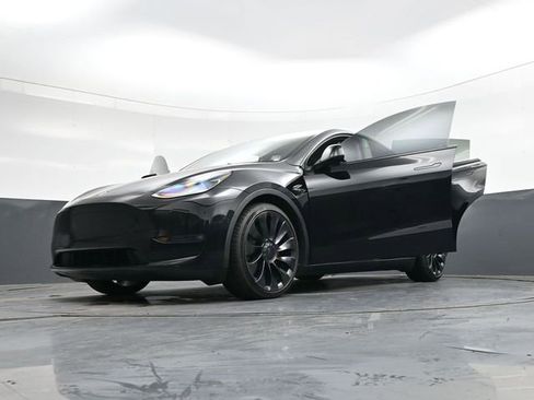 Used 2022 Tesla Model Y Performance image 39