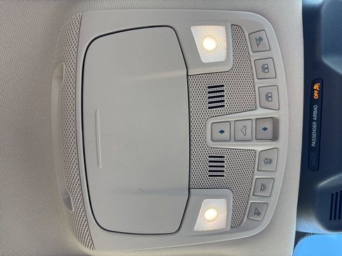 Used 2022 Ford Expedition Limited image 24