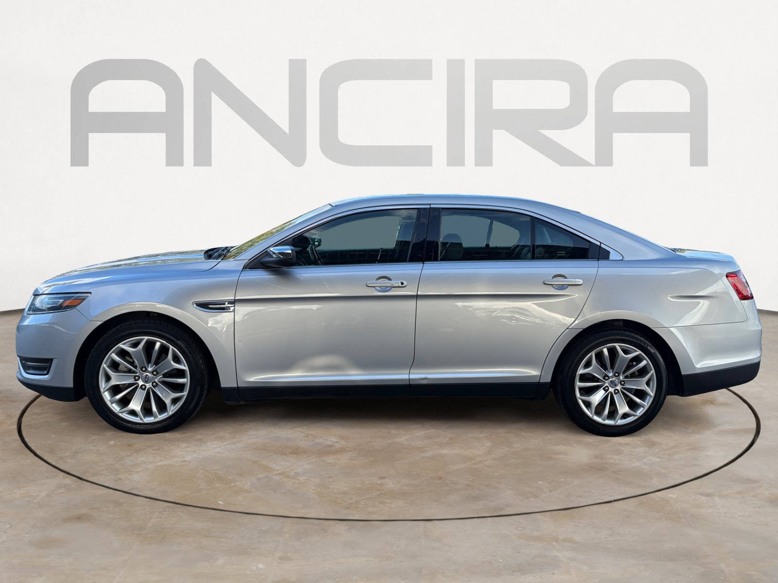 Used 2018 Ford Taurus Limited FWD image 7