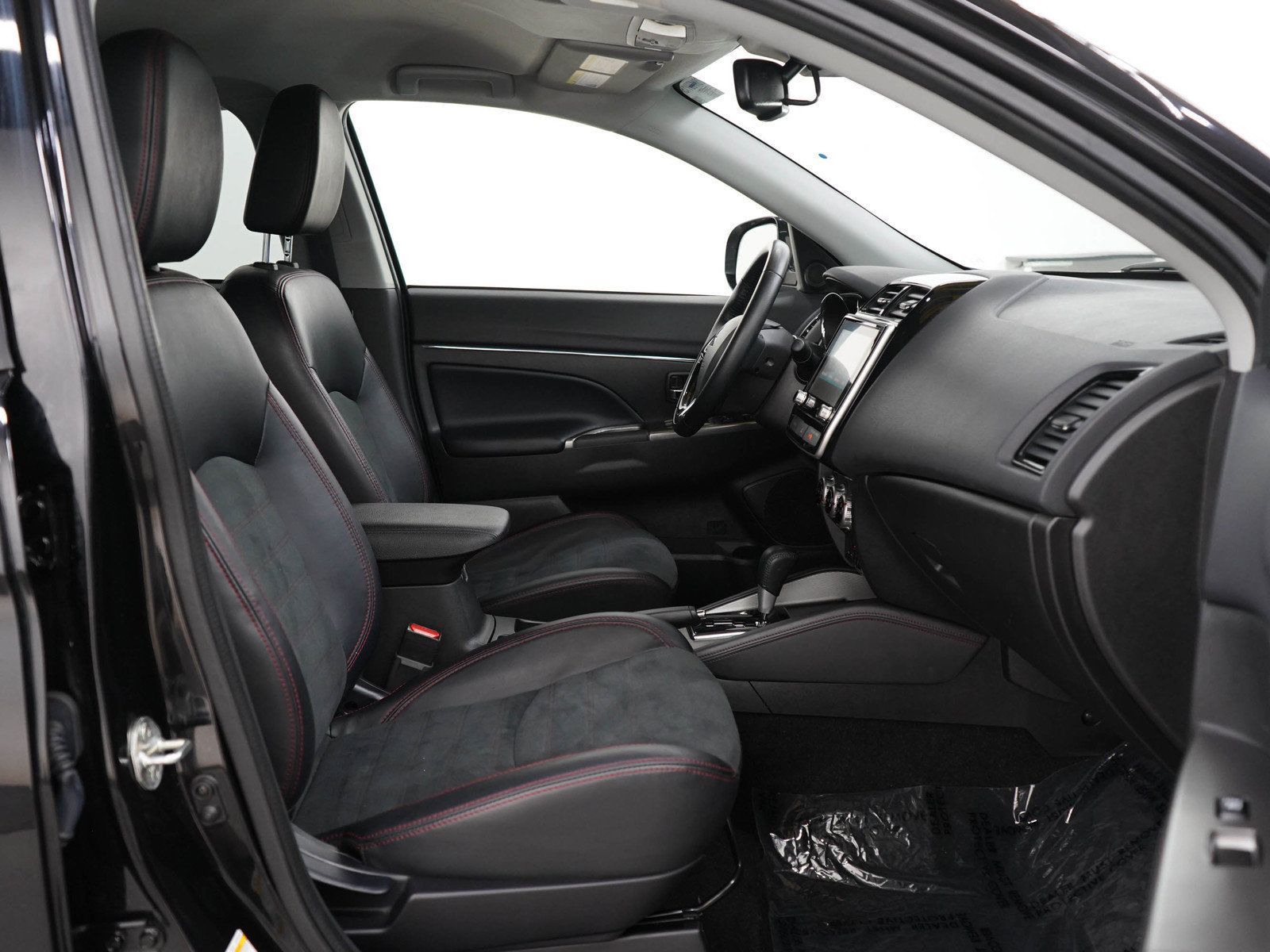 Used 2024 Mitsubishi Outlander Sport SE AWD/4WD image 11