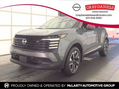 Used 2025 Nissan Kicks SR AWD/4WD image 1
