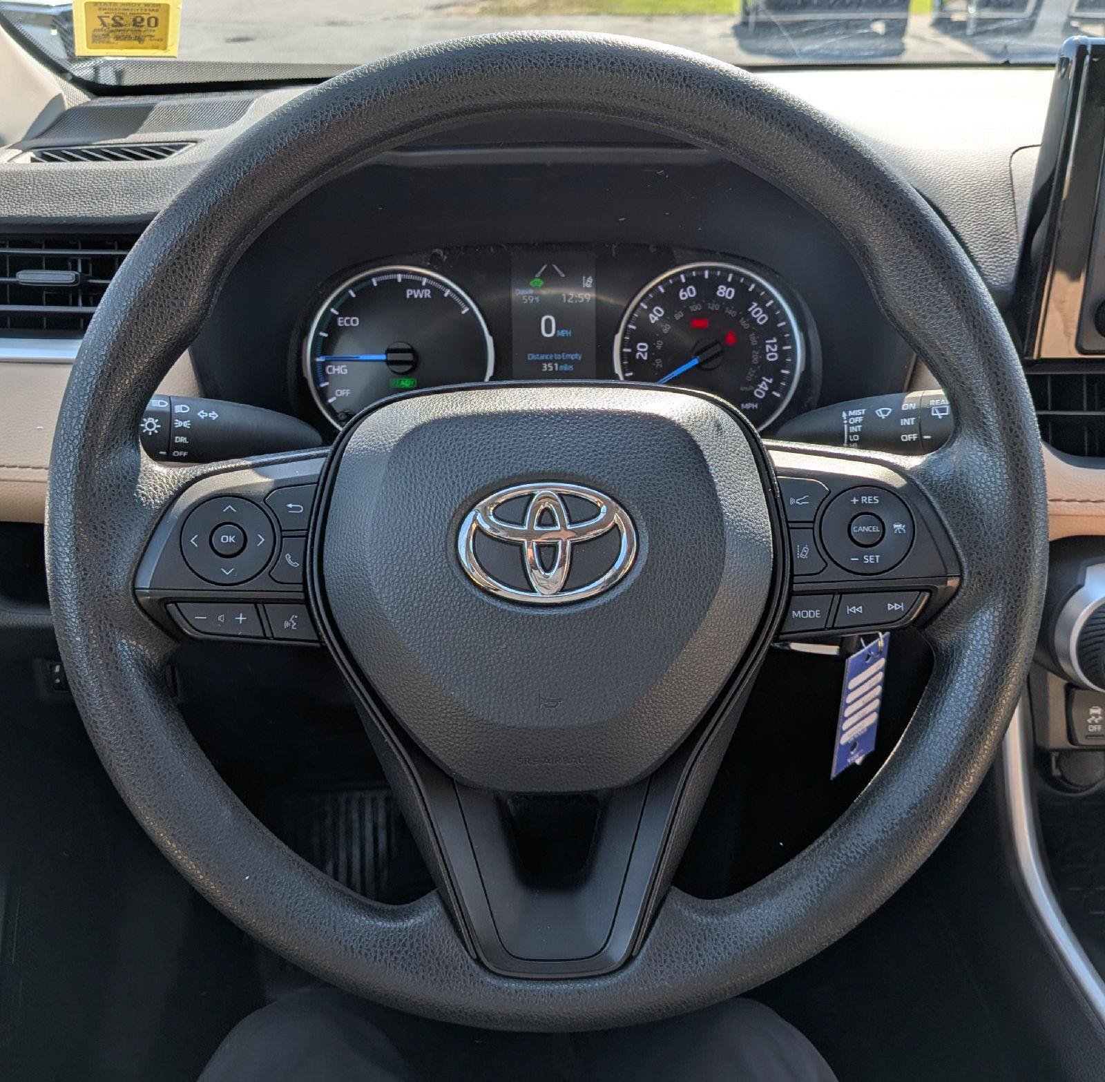 Used 2022 Toyota RAV4 LE AWD/4WD image 15