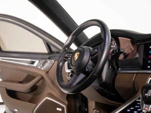 Certified 2023 Porsche Panamera Turbo S image 33