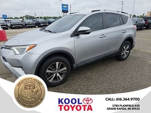 Used 2016 Toyota RAV4 XLE AWD/4WD image 1