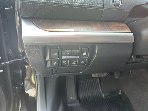 Used 2018 Subaru Outback 3.6R Limited AWD/4WD image 11