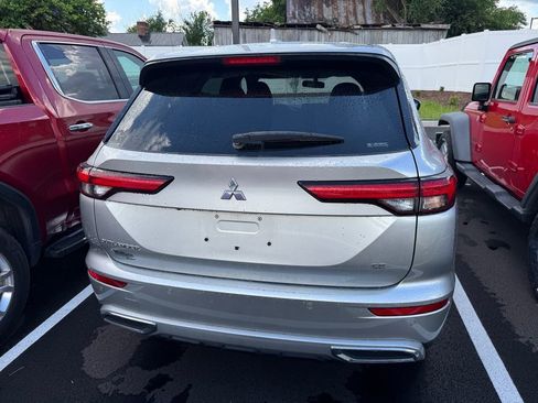Used 2022 Mitsubishi Outlander SE AWD/4WD image 15