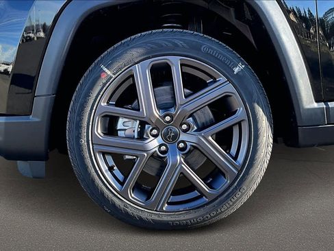 New 2026 Jeep Compass Latitude image 8