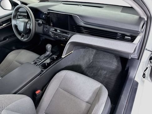 Used 2025 Toyota Camry LE w/ Convenience Package FWD image 17