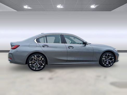 Used 2025 BMW 330i Sedan w/ Convenience Package image 7