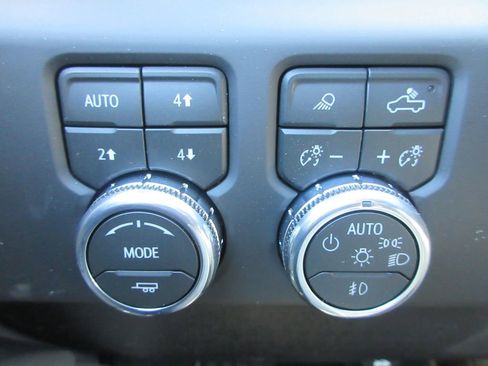 New 2026 GMC Sierra 3500 AT4 w/ AT4 Premium Plus Package AWD/4WD image 19