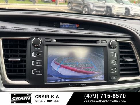 Used 2016 Toyota Highlander XLE image 26