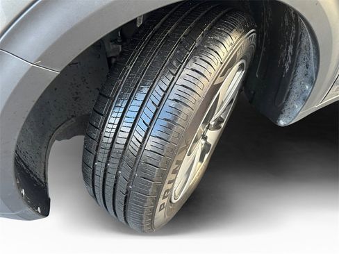 Used 2018 Kia Niro LX image 9