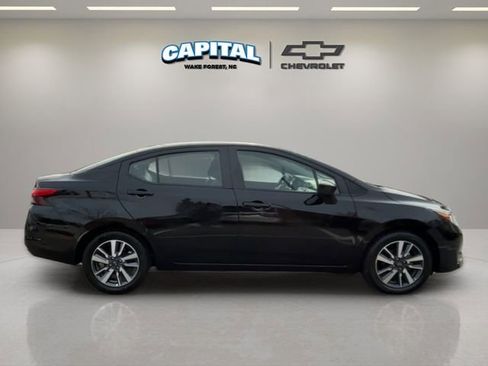 Used 2023 Nissan Versa SV image 6