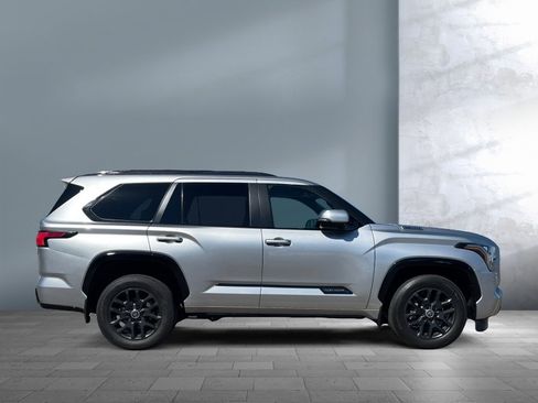 Used 2024 Toyota Sequoia Platinum image 7