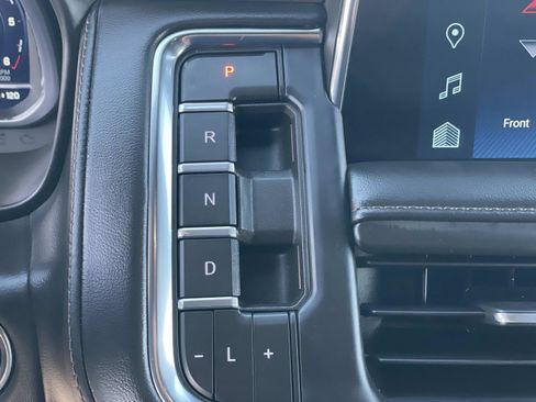 Used 2023 Chevrolet Suburban High Country w/ Premium Package image 16