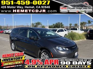 Used 2022 Chrysler Voyager LX image 1